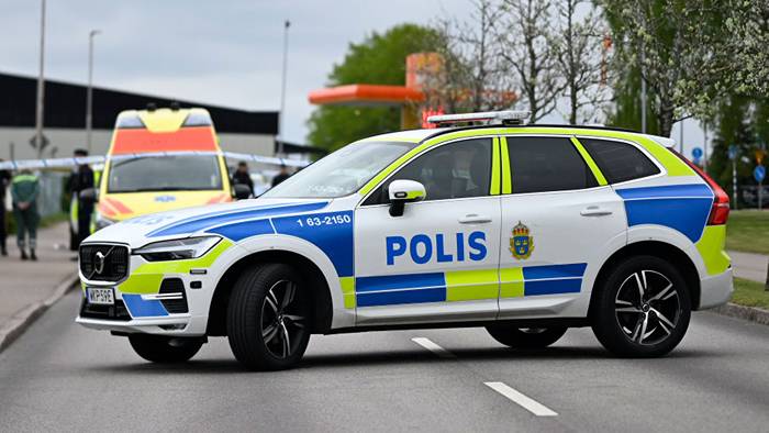 Polisen larmad till butik – pojkar misstänks för hot