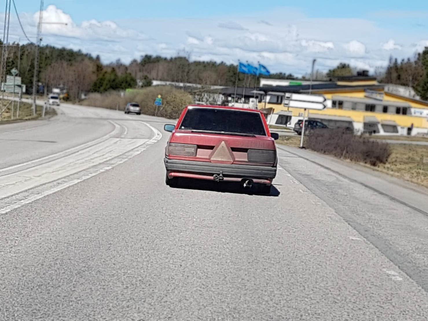 Polisjakt på A-traktor – körde över 200 km/h